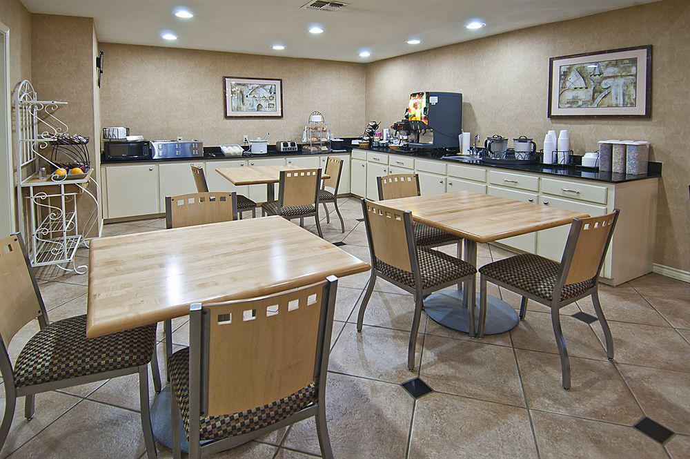 Quality Inn Carthage Restaurant photo